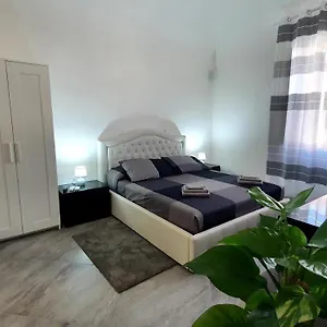 https://rooms-cris.it-tuscanyhotel.com