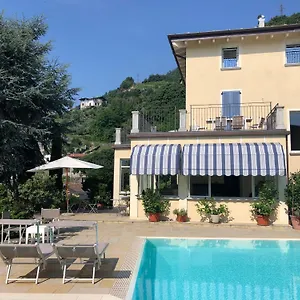  Couette-café Eden Jacuzzi Pool