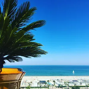 Select & - 4*, Riccione Italia